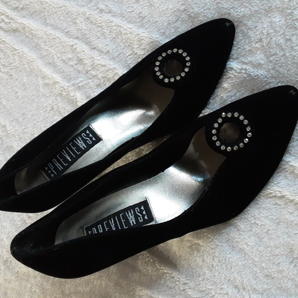 Black ladies velvet evening dress shoes size 5.5 m.